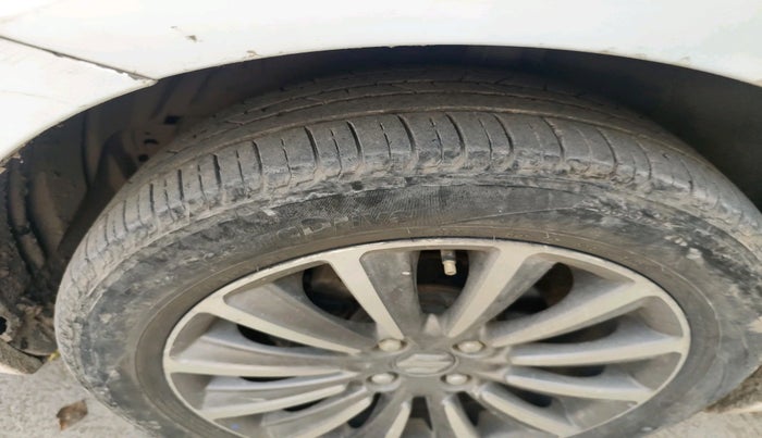 2019 Maruti Ciaz ALPHA 1.5 SHVS PETROL, Petrol, Manual, 67,497 km, tyre