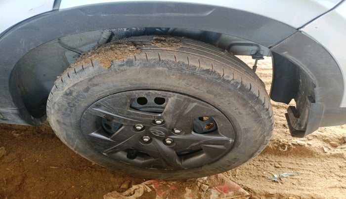 2023 Hyundai VENUE S 1.2, Petrol, Manual, 49,045 km, tyre