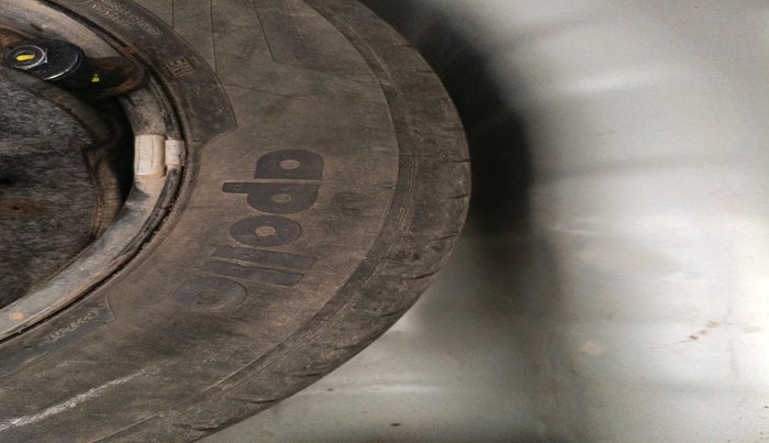 2023 Hyundai VENUE S 1.2, Petrol, Manual, 49,045 km, tyre