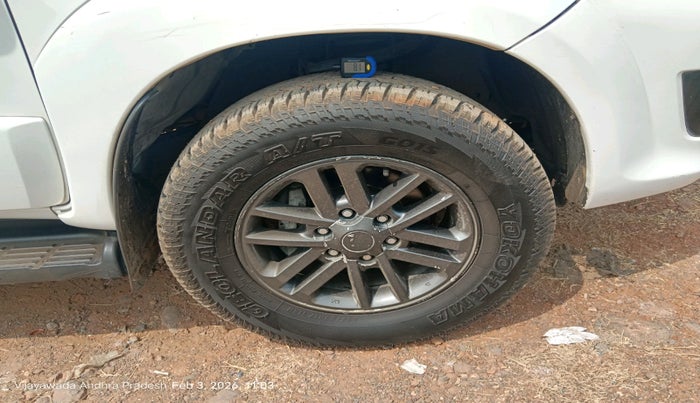 2012 Toyota Fortuner 3.0 4X2 MT, Diesel, Manual, 2,52,036 km, tyre