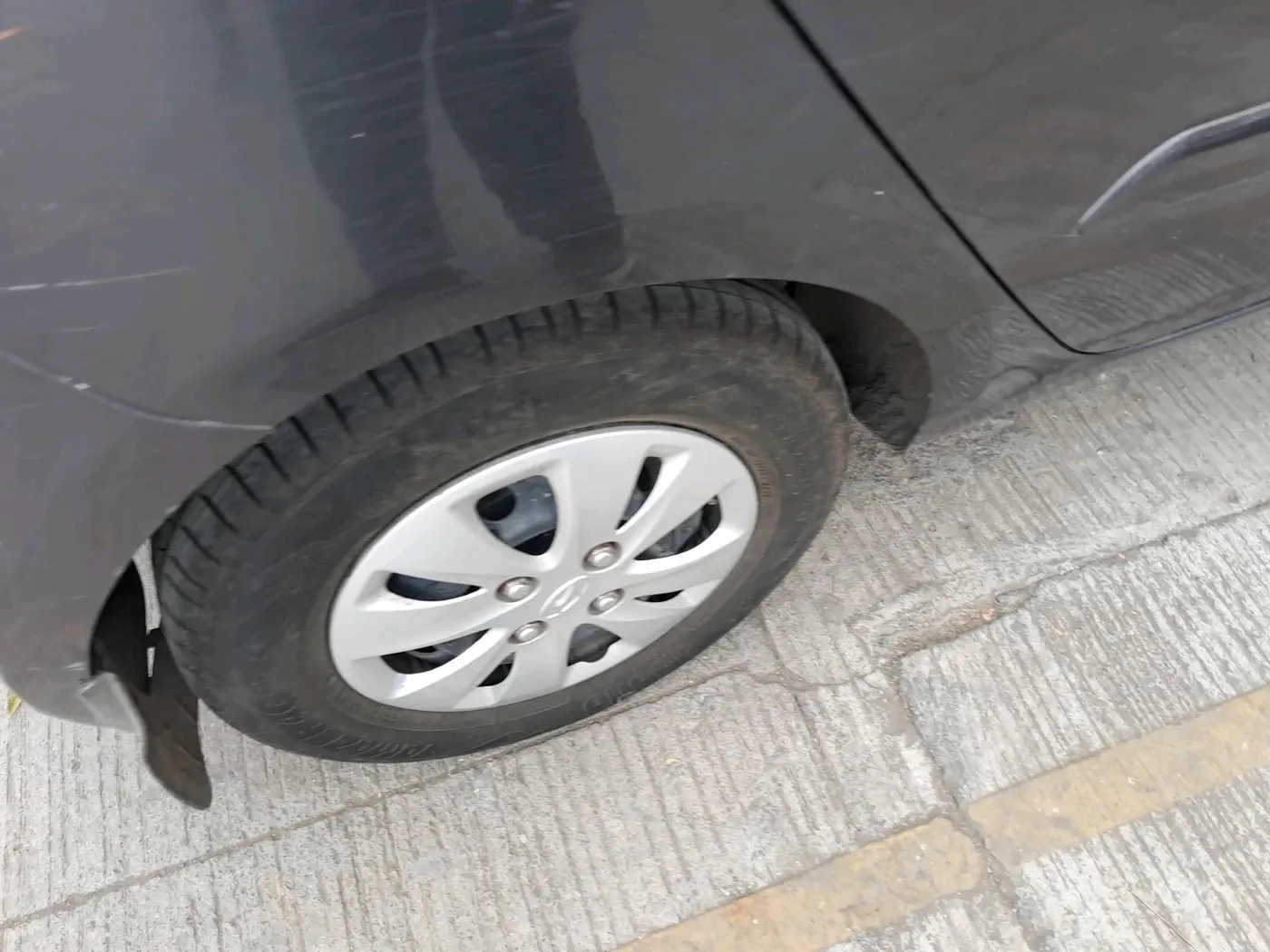 2012 Hyundai i10 SPORTZ 1.2, Petrol, Manual, 47,646 km, tyre