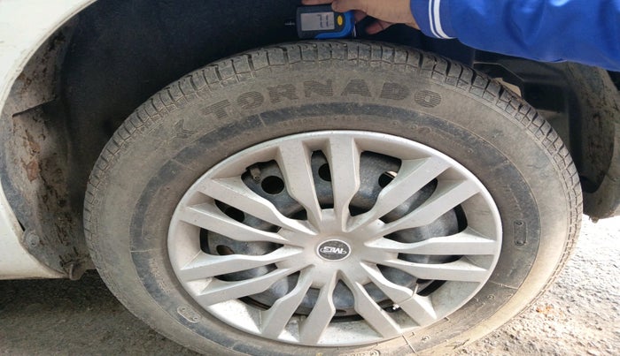 2013 Maruti Swift Dzire VXI, Petrol, Manual, 37,502 km, tyre