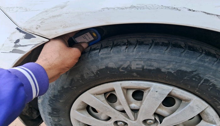 2014 Hyundai i10 MAGNA 1.1, Petrol, Manual, 1,66,091 km, tyre