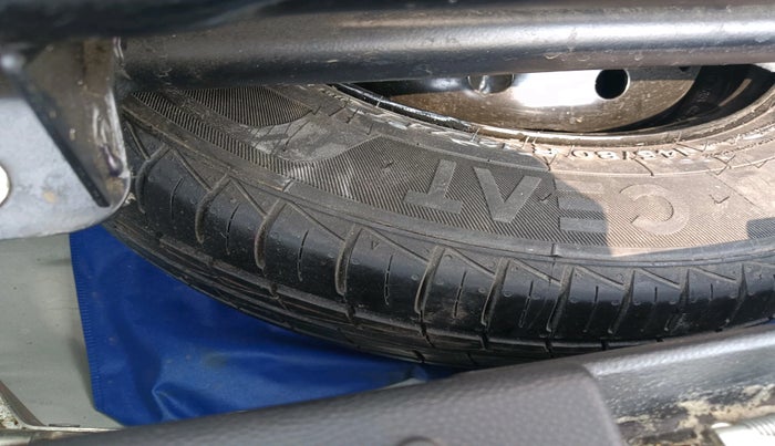 2022 Maruti Alto LXI OPT CNG, Petrol, Manual, 23,146 km, tyre