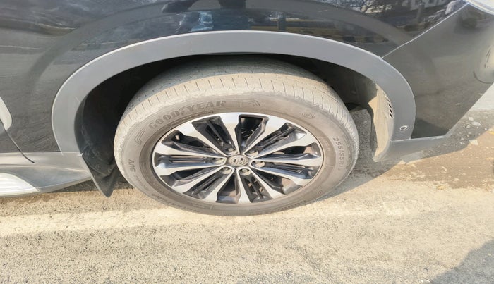 2022 MG GLOSTER SHARP 7 STR 2.0 TWIN TURBO 4WD, Diesel, Automatic, 1,20,410 km, tyre