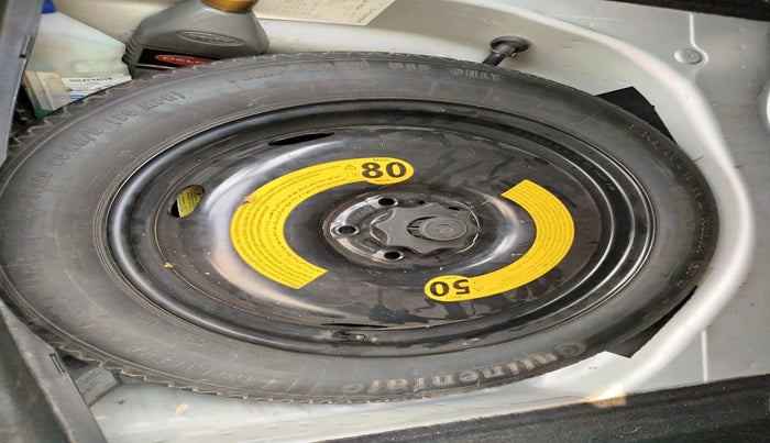 2011 Audi A4 2.0 TDI, Diesel, Automatic, 2,03,910 km, tyre