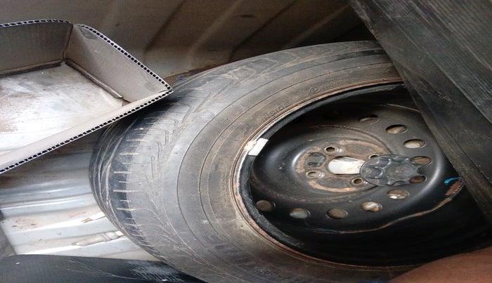 2011 Toyota Etios VX, Petrol, Manual, 1,65,576 km, tyre