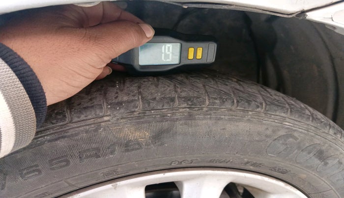 2011 Toyota Etios VX, Petrol, Manual, 1,65,576 km, tyre