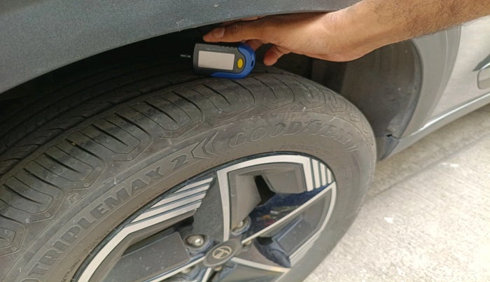 2023 Tata NEXON CREATIVE+ DCA 1.2 PETROL, Petrol, Automatic, 19,043 km, tyre