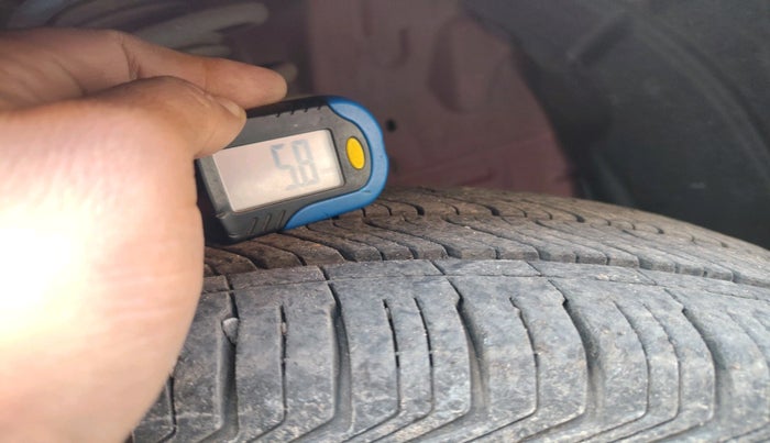 2011 Toyota Etios G, Petrol, Manual, 1,41,339 km, tyre