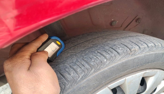 2011 Toyota Etios G, Petrol, Manual, 1,41,339 km, tyre