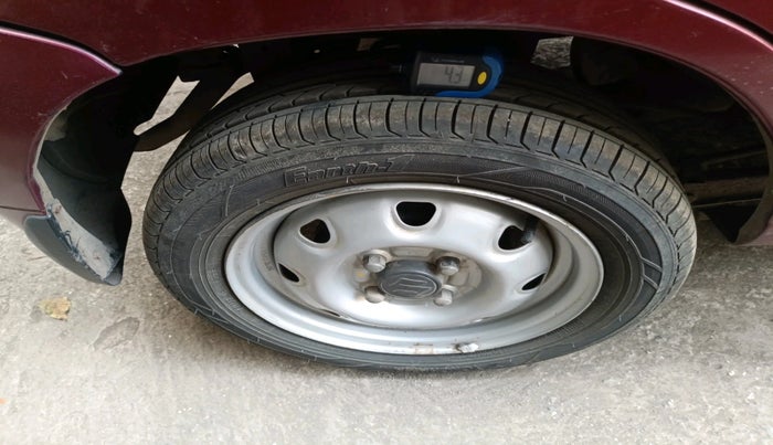 2011 Maruti Alto K10 LXI, Petrol, Manual, 41,362 km, tyre