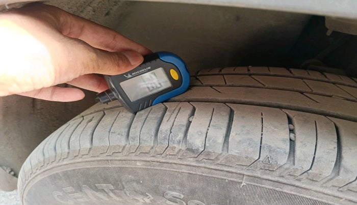 2024 Tata PUNCH ADVENTURE RHYTHM PACK AMT, Petrol, Automatic, 14,637 km, tyre