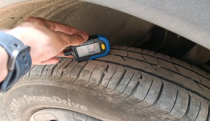 2024 Tata PUNCH ADVENTURE RHYTHM PACK AMT, Petrol, Automatic, 14,637 km, tyre