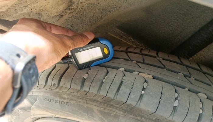 2024 Tata PUNCH ADVENTURE RHYTHM PACK AMT, Petrol, Automatic, 14,637 km, tyre