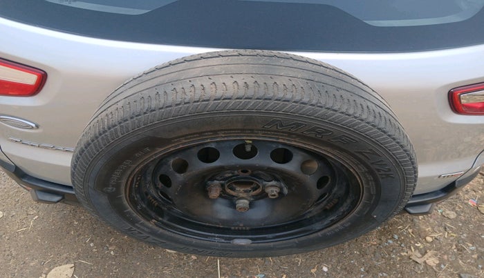 2013 Ford Ecosport AMBIENTE 1.5L DIESEL, Diesel, Manual, 1,68,596 km, tyre