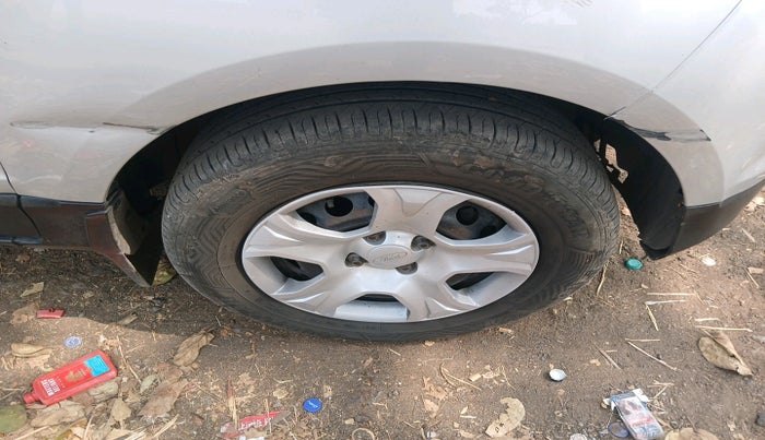 2013 Ford Ecosport AMBIENTE 1.5L DIESEL, Diesel, Manual, 1,68,596 km, tyre