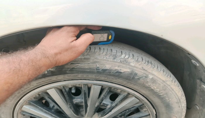 2015 Maruti Celerio VXI CNG, Petrol, Manual, 1,51,813 km, tyre