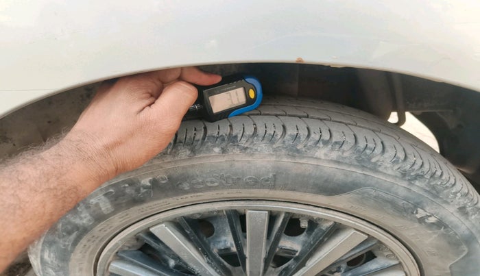 2015 Maruti Celerio VXI CNG, Petrol, Manual, 1,51,813 km, tyre