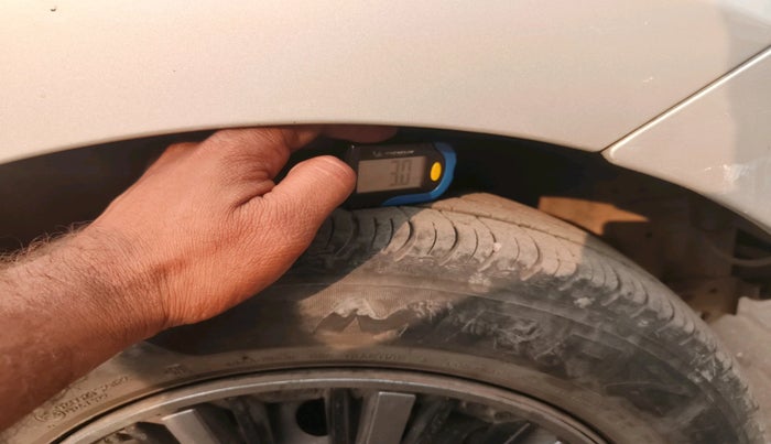 2015 Maruti Celerio VXI CNG, Petrol, Manual, 1,51,813 km, tyre