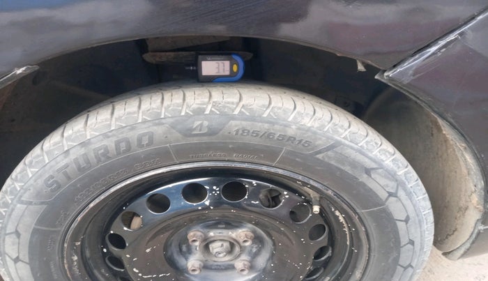 2015 Renault Lodgy 85 PS RXE 8 STR, Diesel, Manual, 2,39,315 km, tyre