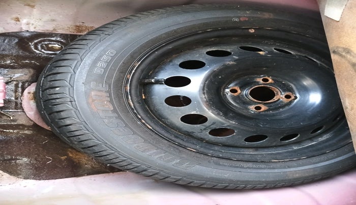 2013 Hyundai Verna FLUIDIC 1.6 VTVT SX, Petrol, Manual, 83,032 km, tyre