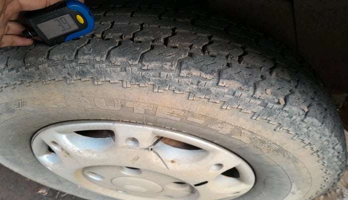 2015 Mahindra Bolero SLX BS IV, Diesel, Manual, 1,16,929 km, tyre