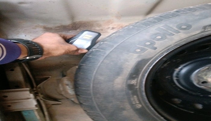 2015 Hyundai Verna FLUIDIC 4S 1.6 VTVT S, Petrol, Manual, 1,36,406 km, tyre