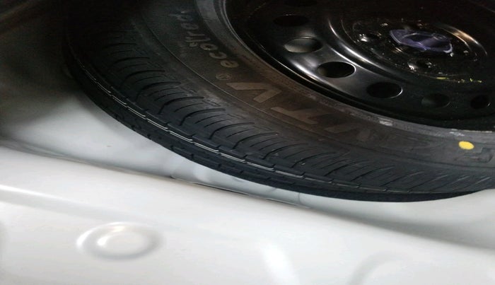 2024 Maruti New Wagon-R VXI 1.0, Petrol, Manual, 2,351 km, tyre