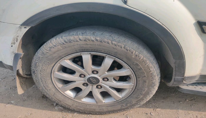 2016 Mahindra XUV500 W10, Diesel, Manual, 1,36,410 km, tyre