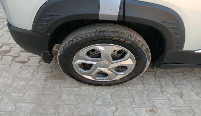 2025 Maruti BREZZA VXI, Petrol, Manual, 205 km, tyre