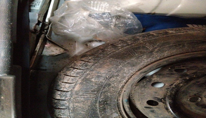 2017 Maruti Alto 800 VXI, Petrol, Manual, 27,199 km, tyre