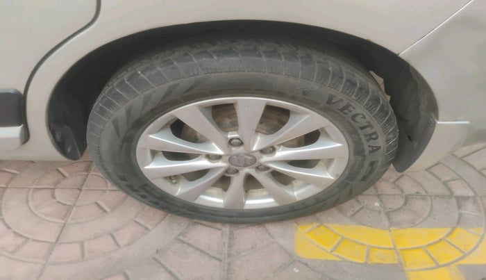 2013 Maruti Ertiga ZXI, Petrol, Manual, 85,202 km, tyre