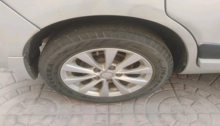 2013 Maruti Ertiga ZXI, Petrol, Manual, 85,202 km, tyre