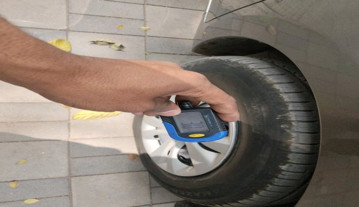 2021 Maruti Swift VXI, Petrol, Manual, 10,554 km, tyre