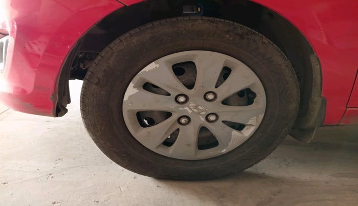 2012 Hyundai i10 MAGNA 1.2, Petrol, Manual, 1,27,440 km, tyre