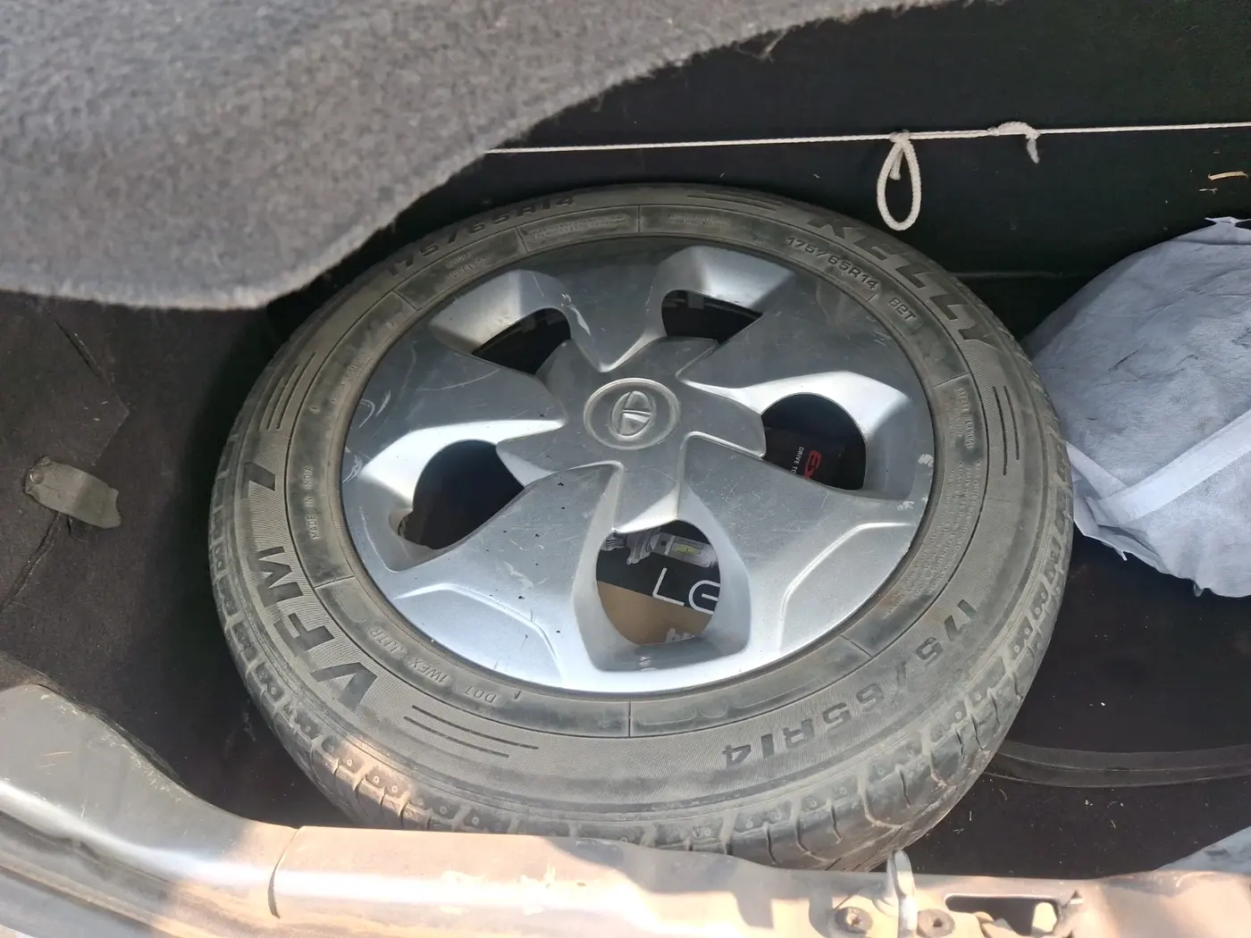 2019 Tata Tiago XZ DIESEL, Diesel, Manual, 1,45,458 km, tyre