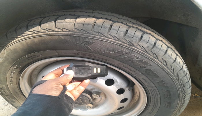 2023 Maruti Eeco 5 STR AC, Petrol, Manual, 13,421 km, tyre