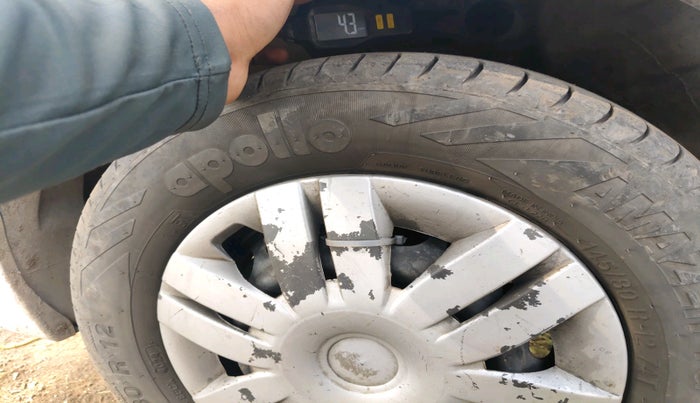 2017 Maruti Alto 800 LXI, Petrol, Manual, 1,48,457 km, tyre