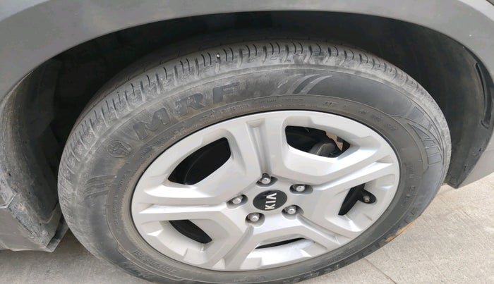 2021 KIA SONET HTK 1.2, Petrol, Manual, 45,859 km, tyre