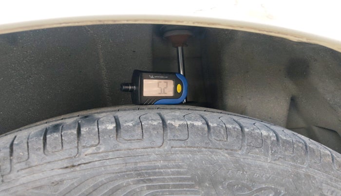 2011 Maruti Swift VDI, Diesel, Manual, 79,417 km, tyre