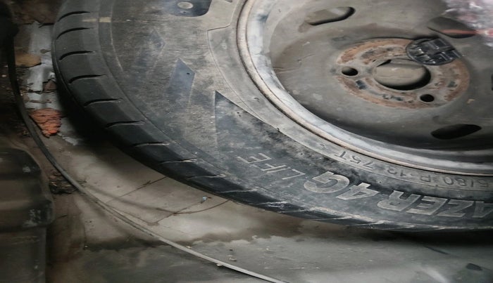 2016 Renault Kwid RXT 0.8, Petrol, Manual, 94,409 km, tyre