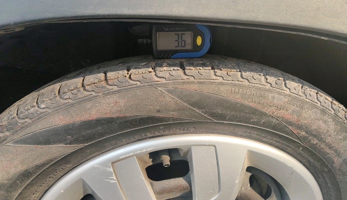 2016 Renault Kwid RXT 0.8, Petrol, Manual, 94,409 km, tyre