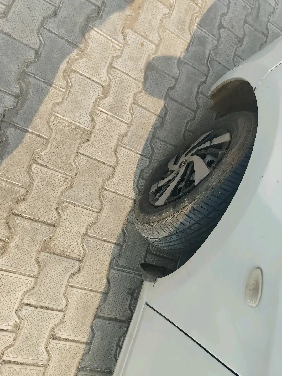 2019 Tata Tiago XE PETROL, Petrol, Manual, 76,635 km, tyre