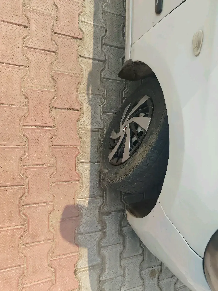 2019 Tata Tiago XE PETROL, Petrol, Manual, 76,635 km, tyre