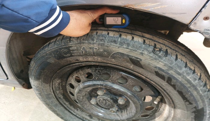 2011 Maruti Wagon R 1.0 VXI, Petrol, Manual, 1,22,944 km, tyre