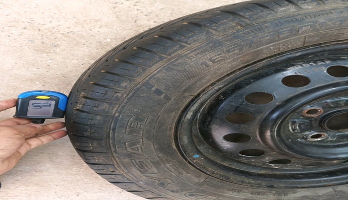 2011 Maruti Wagon R 1.0 VXI, Petrol, Manual, 1,22,944 km, tyre