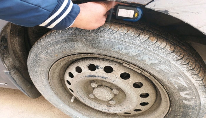 2011 Maruti Wagon R 1.0 VXI, Petrol, Manual, 1,22,944 km, tyre