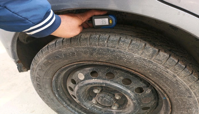 2011 Maruti Wagon R 1.0 VXI, Petrol, Manual, 1,22,944 km, tyre