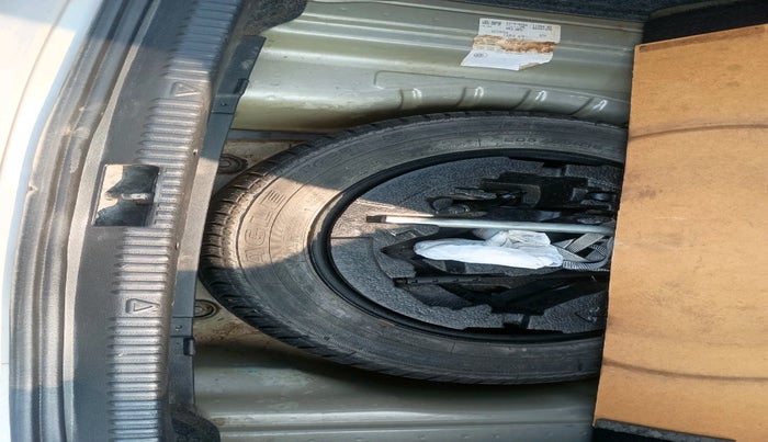 2016 Skoda Octavia STYLE PLUS AT 1.8 TSI, Petrol, Automatic, 68,323 km, tyre